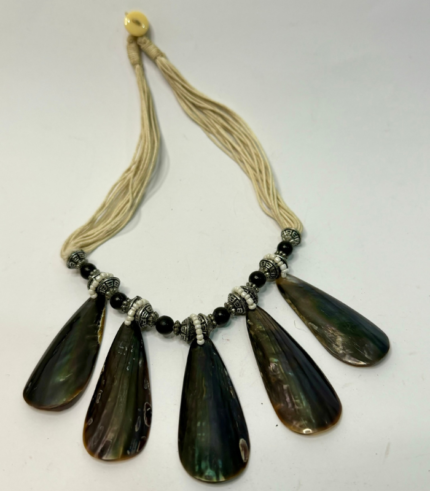 HANDMADE EXOTIC SEA-SHELLS NECKLACE