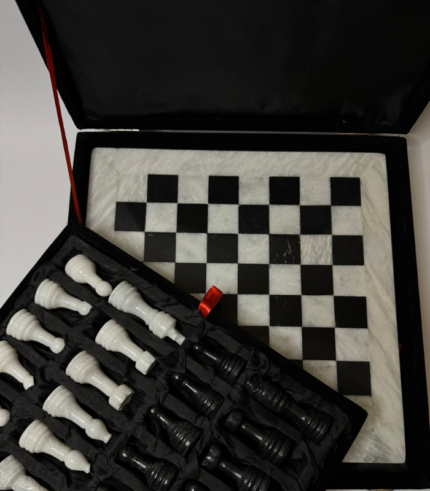 MARBLE CHESS SET - Black & White
