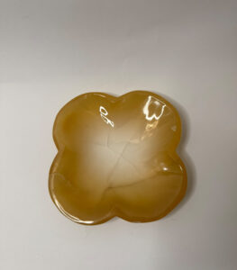 FLOWER SHAPED SMALL MARBLE TRINKETS - Brown